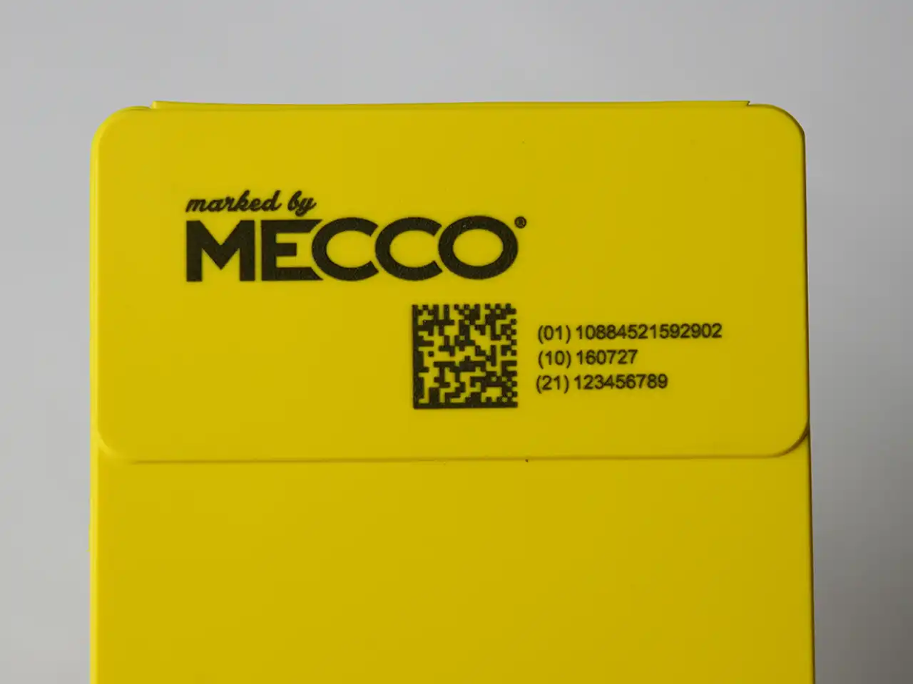 حک لیزر روی پلاستیک