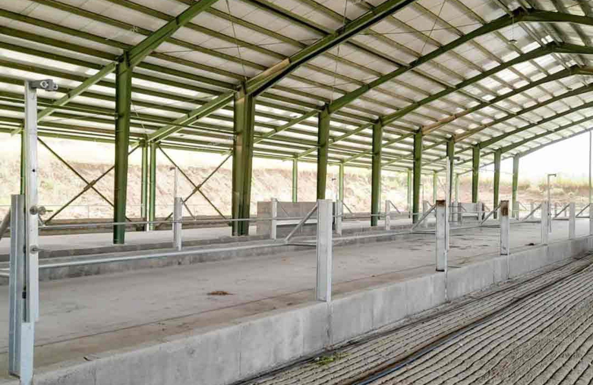 پروژه نصب سیستم خنک کننده آخور تلیسه در زایشگاه (بیمارستان ) در دامداری شرکت مالات اقلیم کردستان شهر سلیمانیه